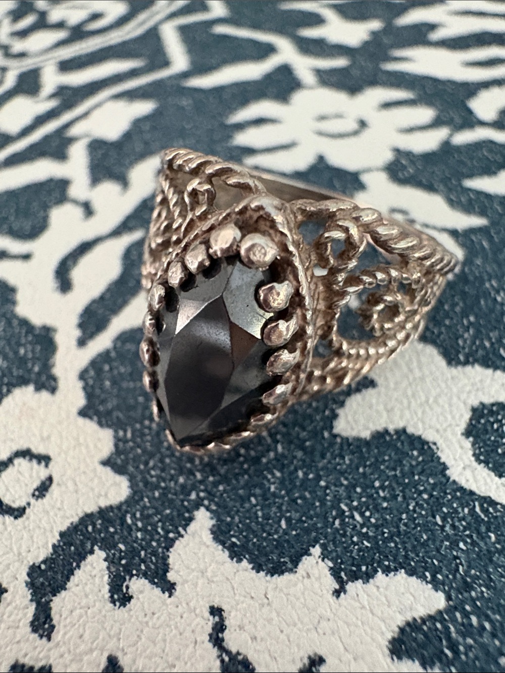 Vintage Sterling Silver Filigree Ring with Hematite Marquise Stone - Picture 3 of 5